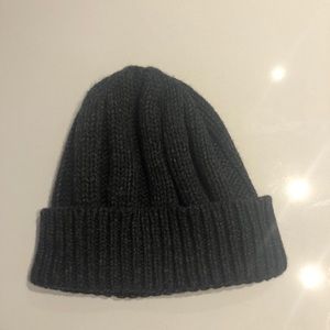 HOLT RENFREW baby alpaca toque